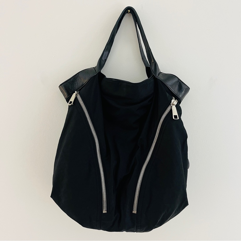HOBO Black Crossbody Tote Zippers Nylon Classic - Picture 2 of 9
